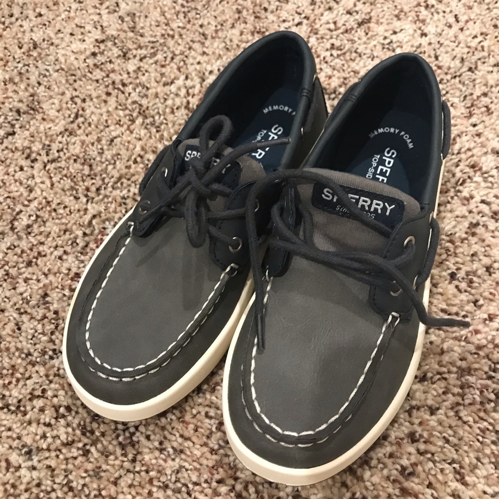 Boys sperry- never worn